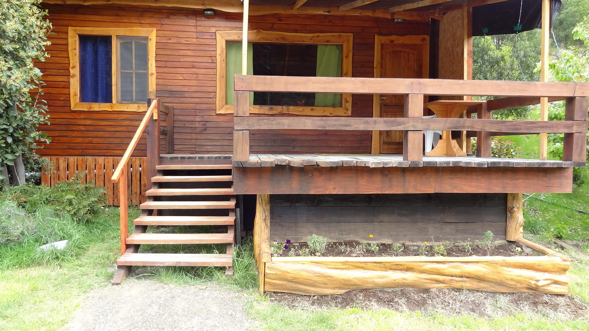 Exterior de una cabaña de Sierra Huacha